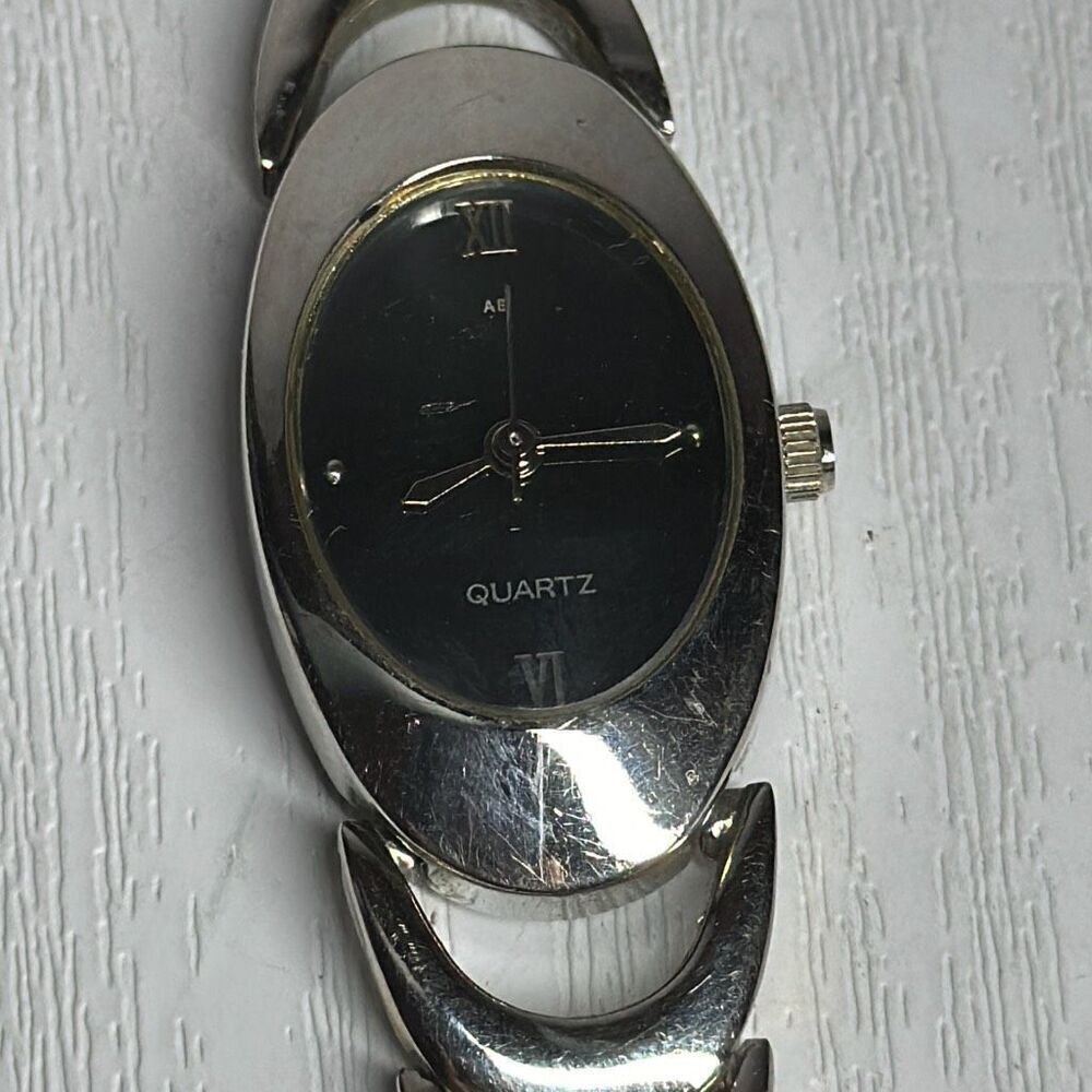 Ladies Vintage Stanless Steel Quartz Watch very Small NEEDS Battery‎